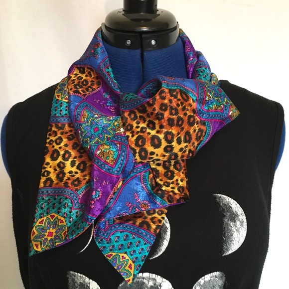 TWO Vintage Silky 80’s Scarves - Picture 8 of 16